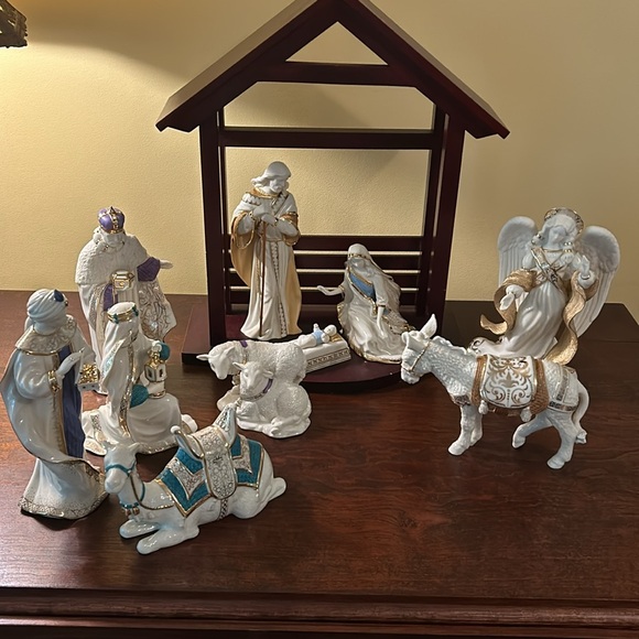 Lenox First Blessing Nativity - Picture 11 of 11